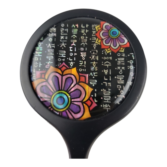 Kyung Hee University Branded Mirror in Pouch and Gift Box - Picture 2 of 8